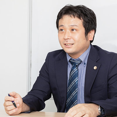 経験・実績豊富な代表 弁護士がすべてを担当